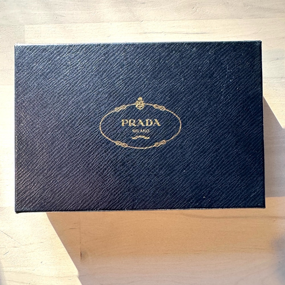 Prada Wallet - Picture 9 of 9